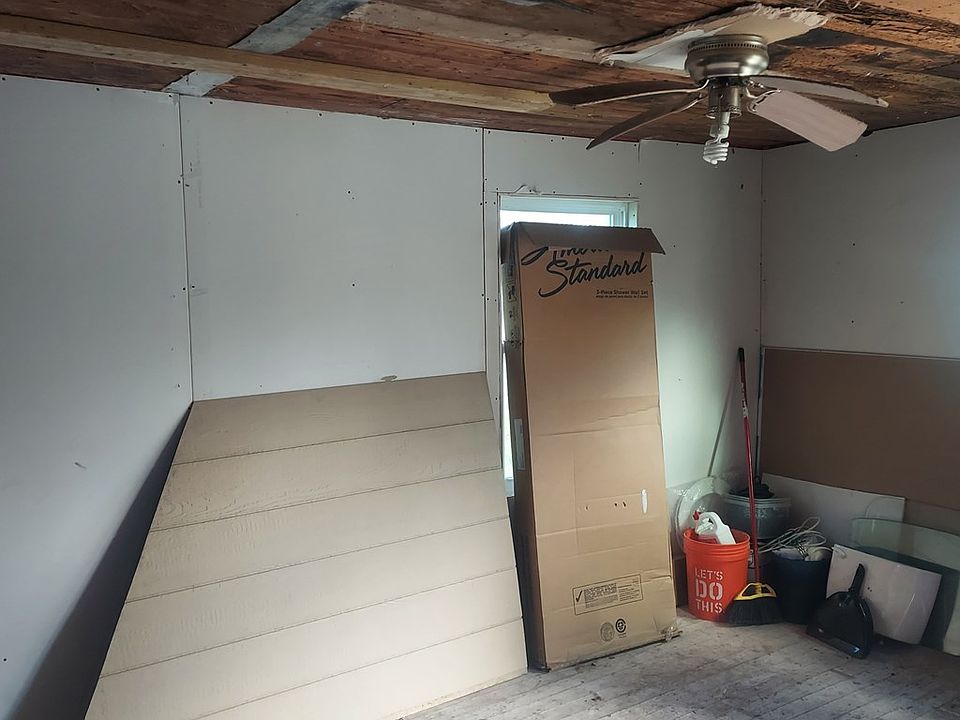 2nd image of 200 S Pearl St