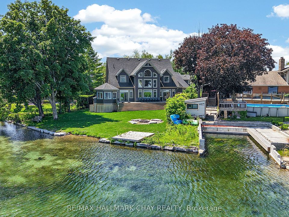 1st image of 465 Mooney Cres