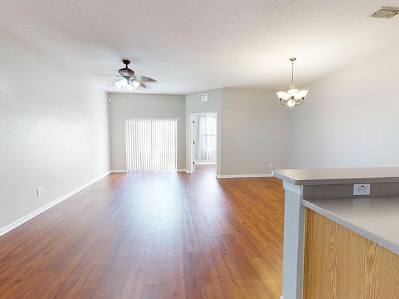 4th image of 2839 Girvan Dr