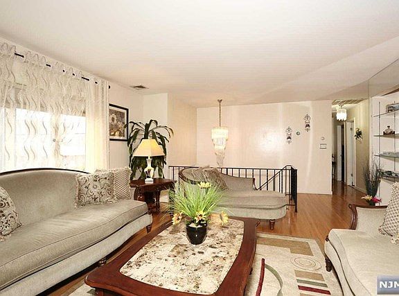 3rd image of 71 Continental Ave