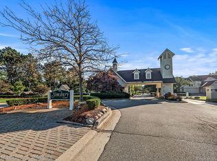 6026 Simsbury Ct, West Bloomfield, MI 48322