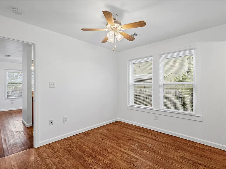 1307 Concho St #A — Photo 14