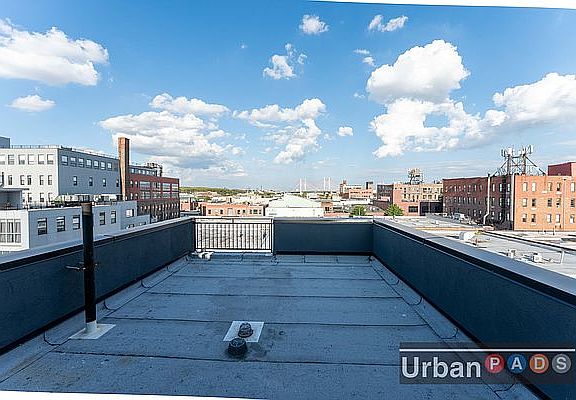 2nd image of 305 Kingsland Ave #5