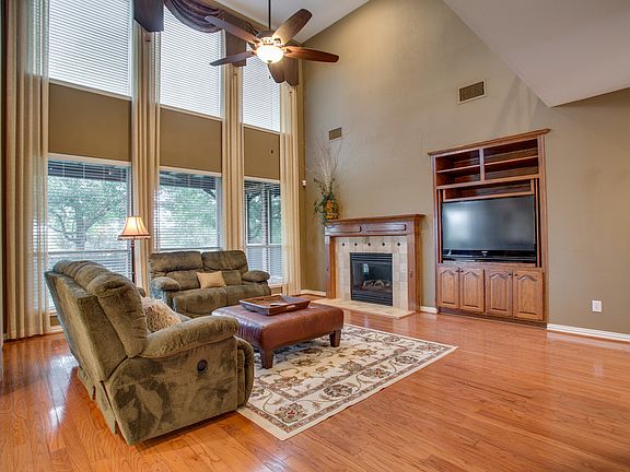 3rd image of 1541 Terrace Dr