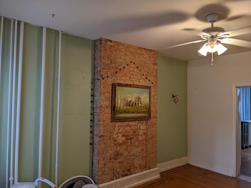 1st image of 4502 Baker St Floor 1