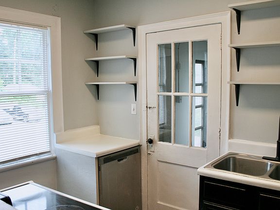 4th image of 1812 Washington Ave NE #1812