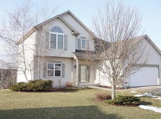 1052 N Cumberland Ln, Port Washington, WI 53074