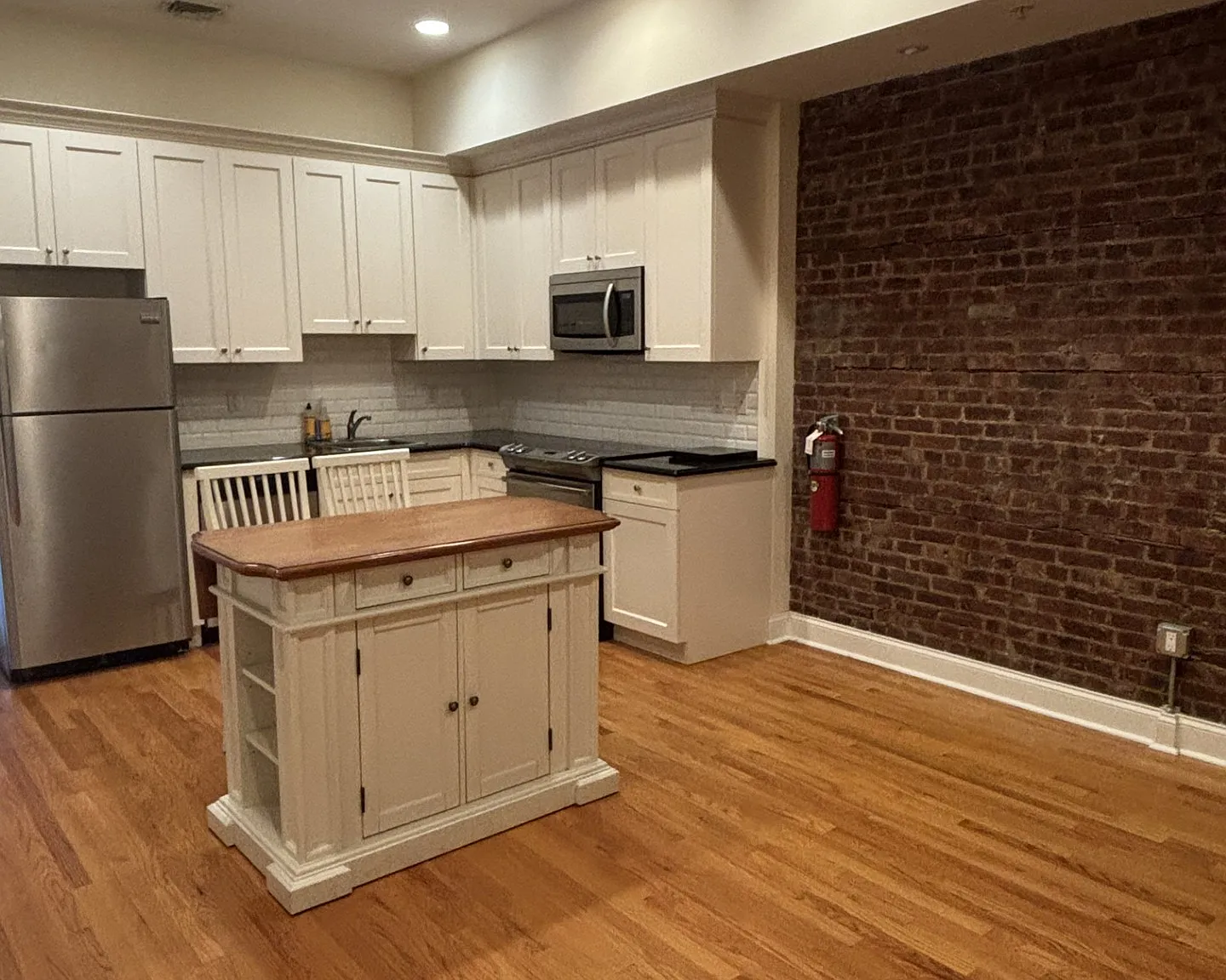 1 bed, 750 sqft, $3,400 — Photo 1