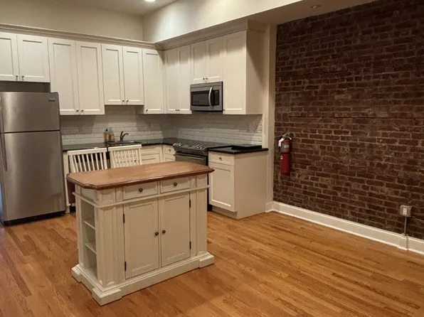 276 Main St APT 2F, Huntington, NY 11743