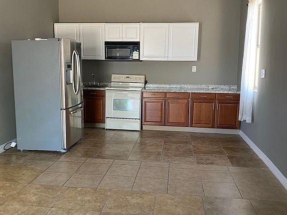3rd image of 46 E Illini St #2