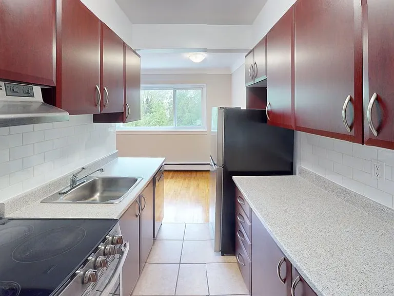 1196 Shillington Ave — Photo 20