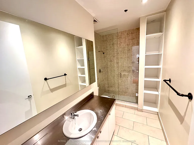 43 Hanna Ave #418 — Photo 8