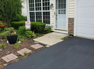 1671 Pebble Beach Cir, Elgin, IL 60123