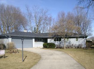 626 Meadowood Ln, BRILLION, WI 54110