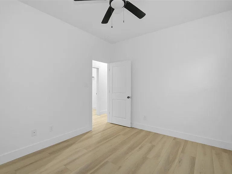 8410 Sunnyhill St — Photo 18