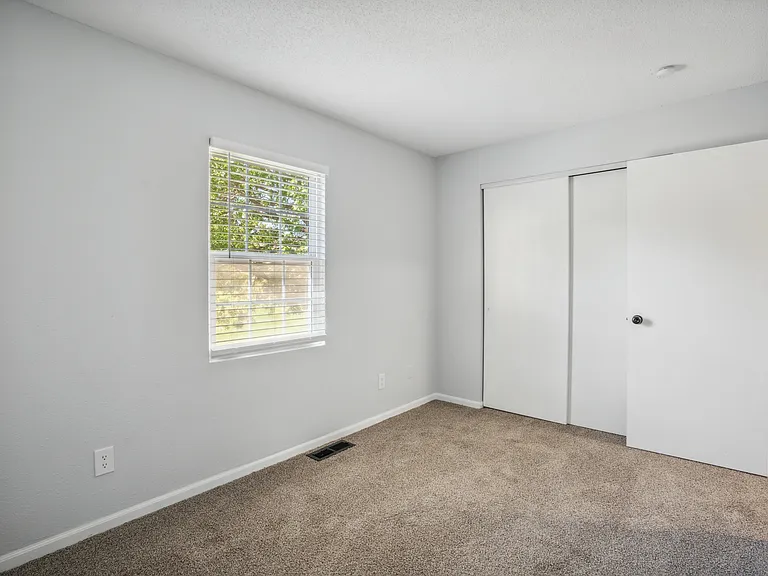 2555 Clearwater Ct — Photo 13