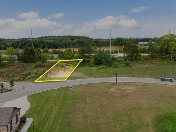 3289 Blarney Dr, South Bend, IN 46628