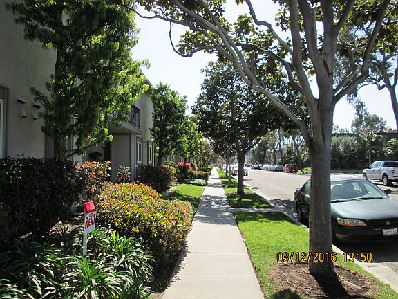 Front street view; good walkable neighborhood.
