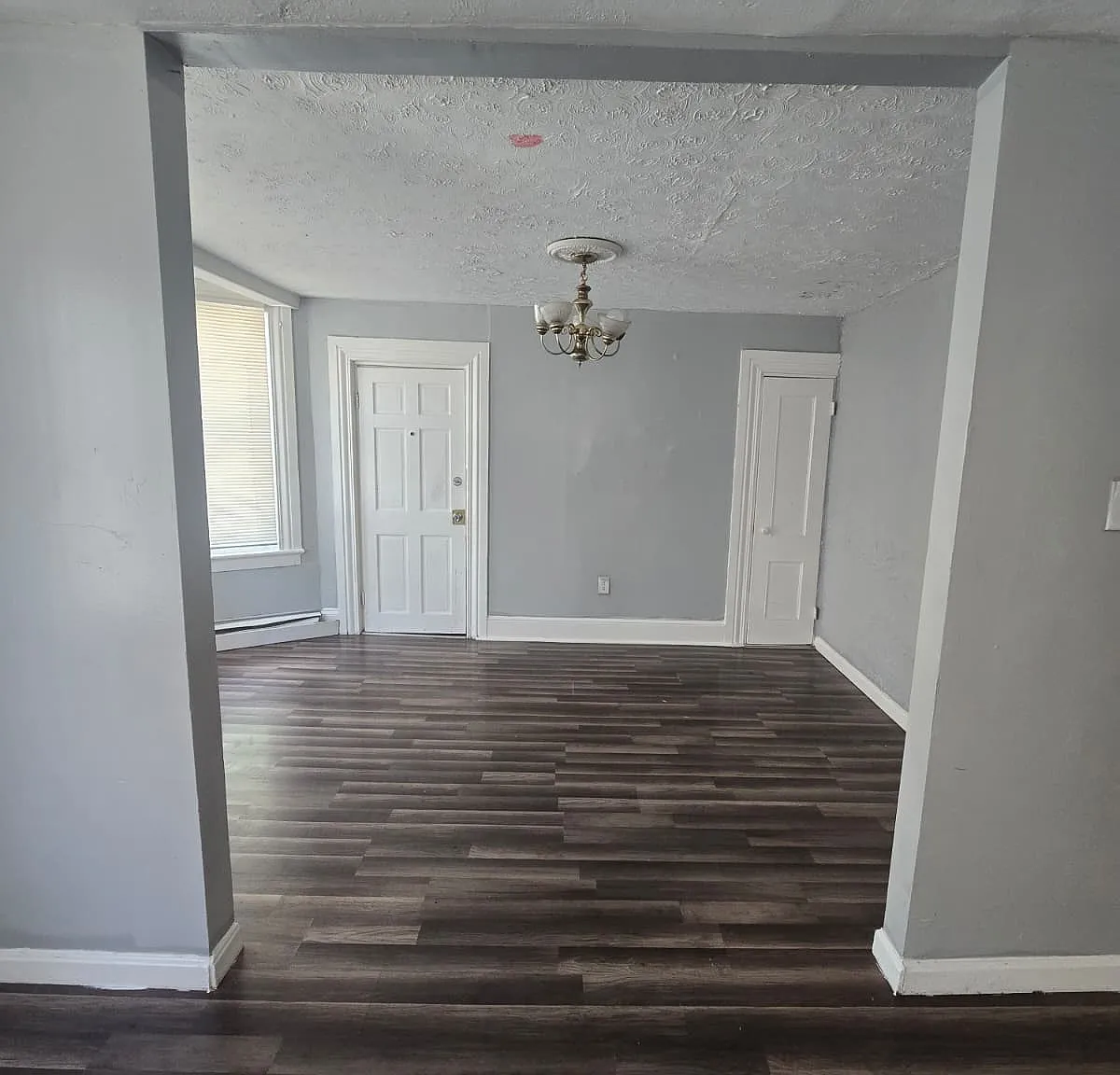 3 bed, $1,600 — Photo 1