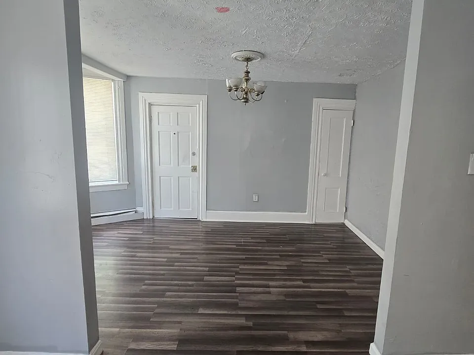 18 Winsor St #1