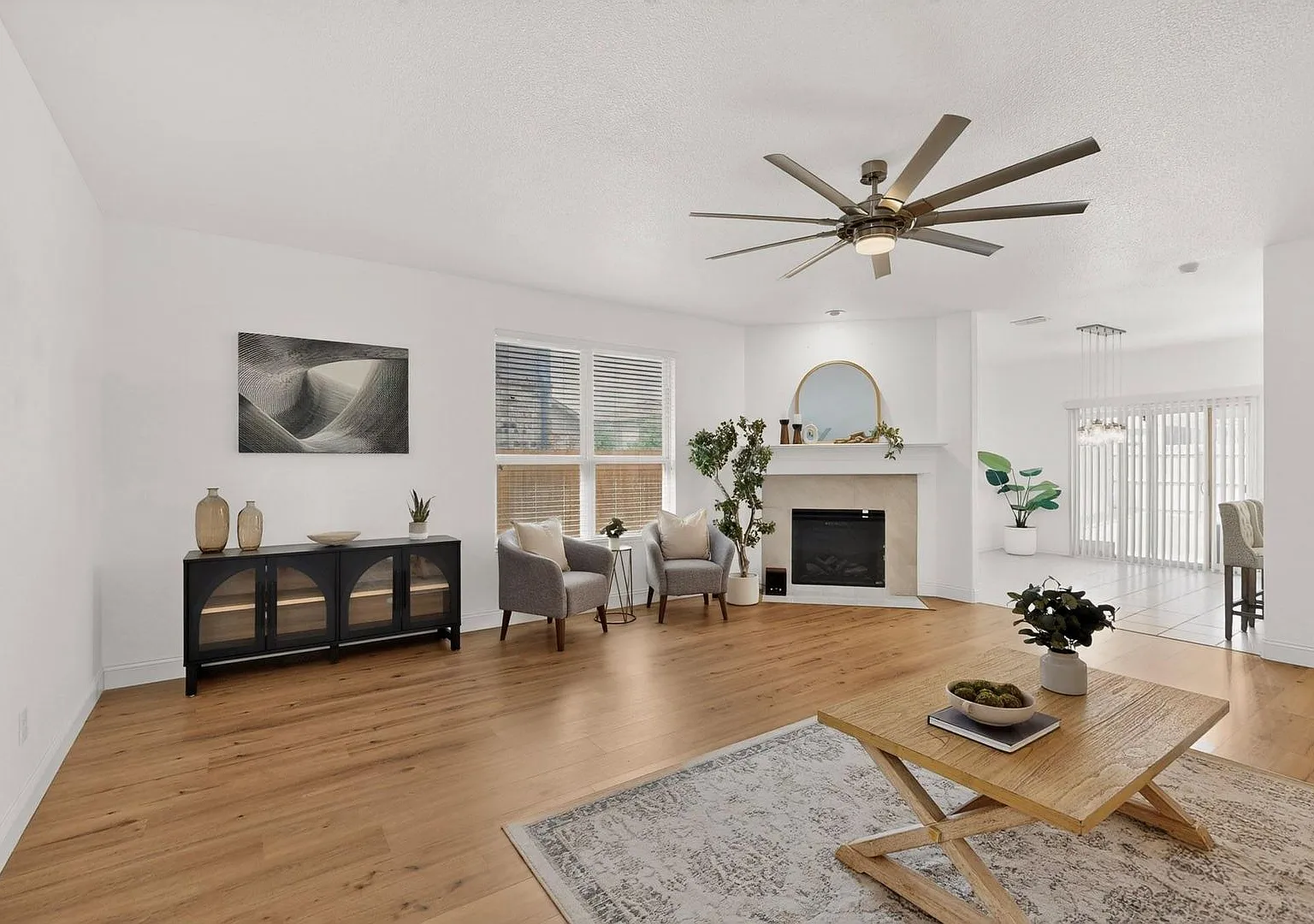 Beautiful 3-bedroom, 2-bath home in Lake Vista Ranch featuring an open-concept layout, updated fl... — Photo 4