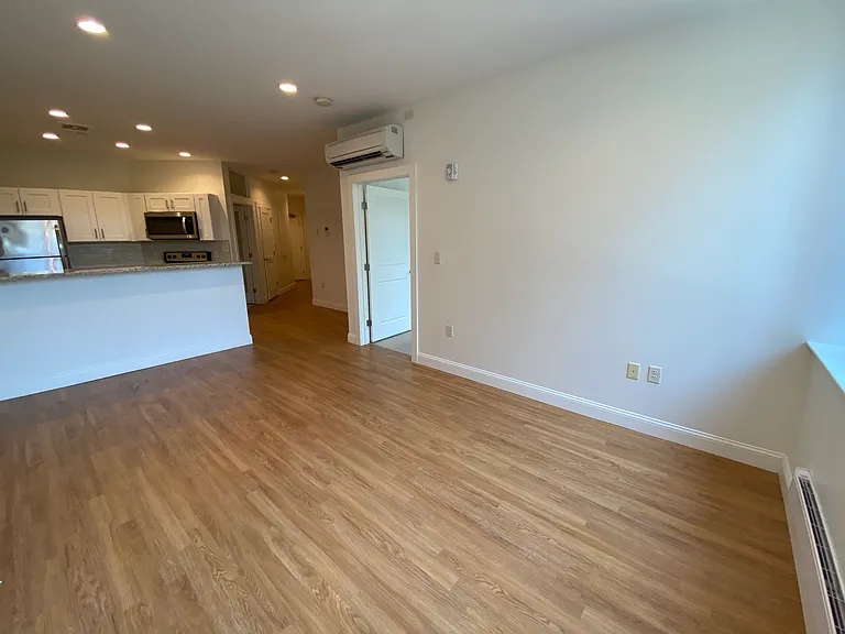 Red Oak at 875 Elm Street — Photo 49