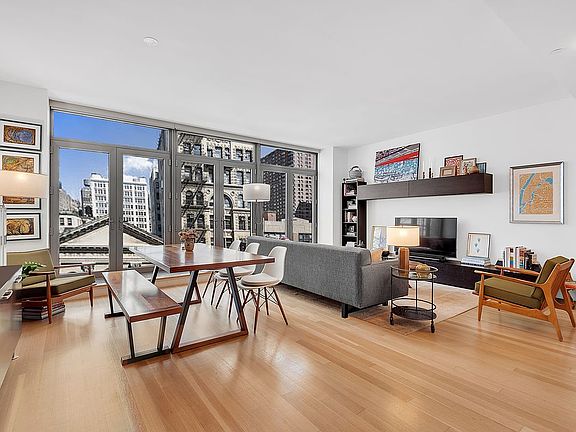 2nd image of 124 W 23rd St APT 6A