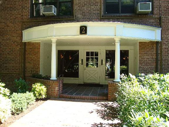 4th image of 2 Town House Pl APT 1g