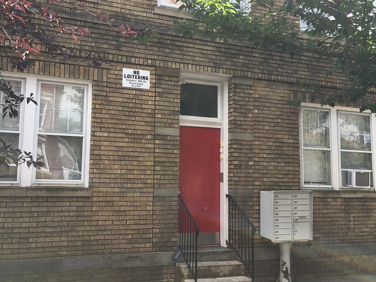75 Pine St — Photo 1