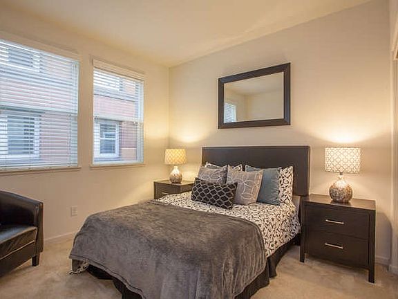 2nd image of 1377 Lee Pl #07