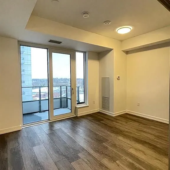 5 Wellington St S — Photo 9