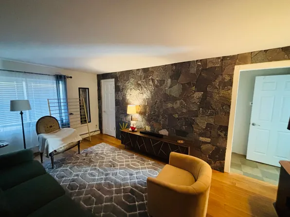 48 2nd St APT 1, Glen Cove, NY 11542