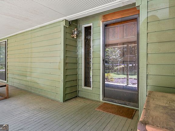 3rd image of 140 Hickory Dr