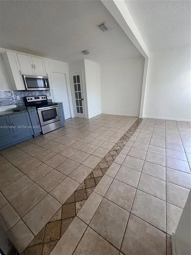 828 SW 3rd Street 828, Florida City, FL 33034 - 4606 — Photo 4