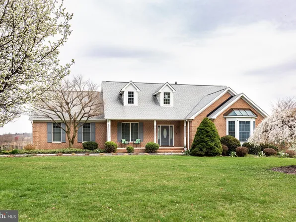 2451 Fairway Oaks Ct, Hampstead, MD 21074