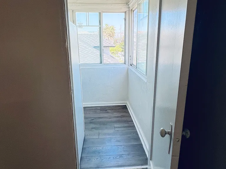 300 N 11th St #3 — Photo 10