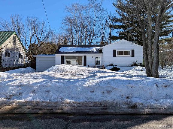 2nd image of 2010 Neidhart Ave