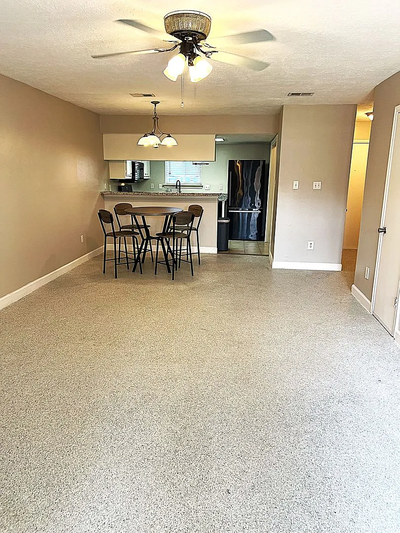 Conveniently Located Humble Townhome — Photo 4