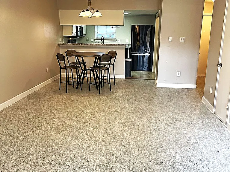 1911 Country Village Blvd #B — Photo 4