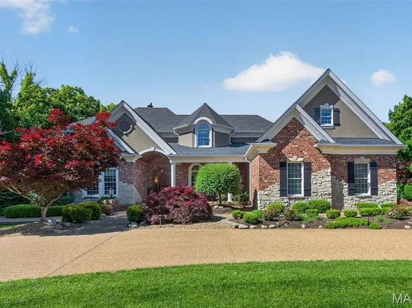 910 Peruque View Dr, Wentzville, MO 63385
