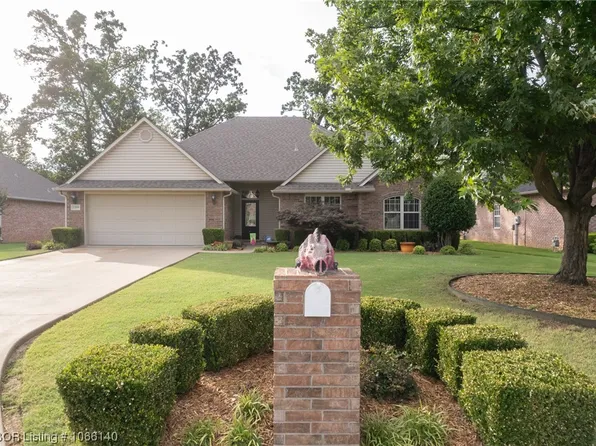 1559 Fianna Place Ter, Fort Smith, AR 72908