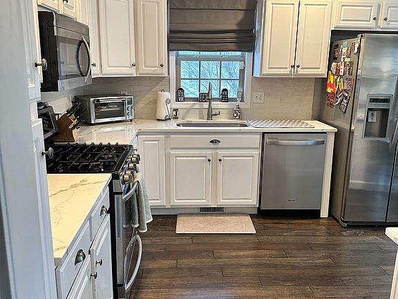 4th image of 3035 Angelina St