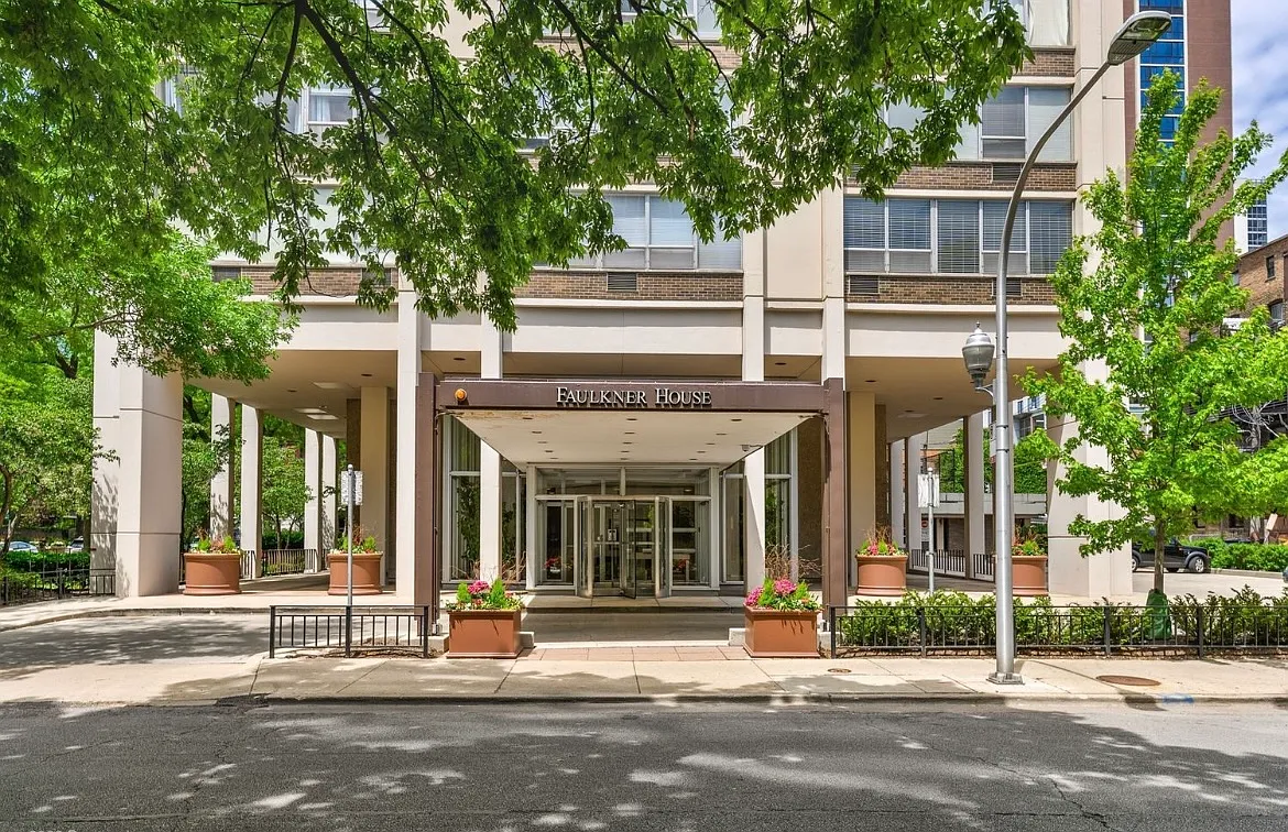 70 W Burton Pl — Photo 2