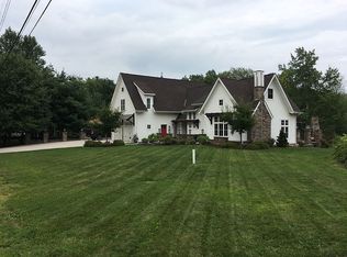 89 Country Club Rd, Dallas, PA 18612