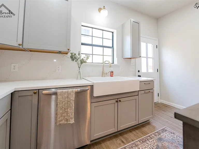 103 W Aldine St — Photo 11