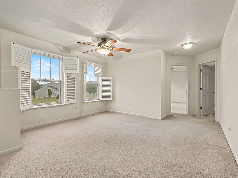 352 Laurel Wood St — Photo 4
