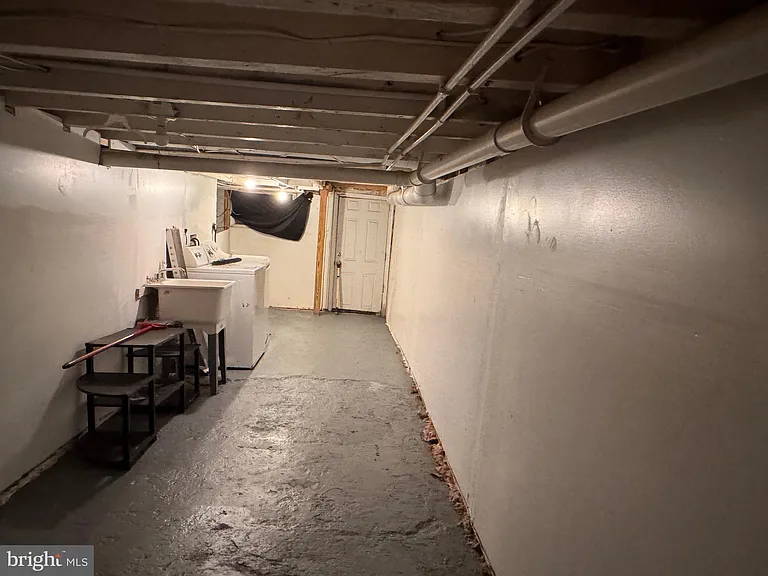 1009 W Fayette St — Photo 19