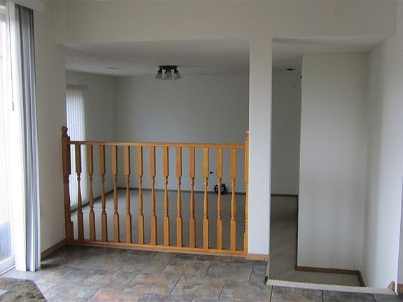 4th image of 1008 N Stanley St