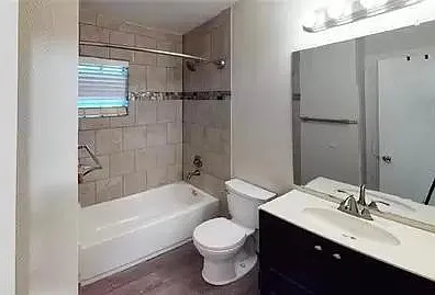 1213 Hampshire Ln #A — Photo 15