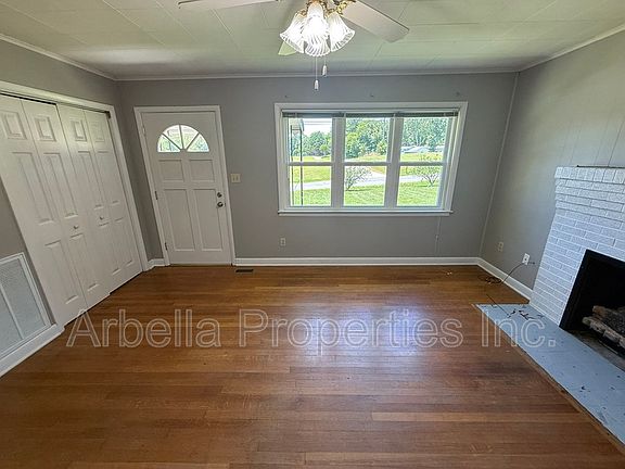 5th image of 2239 Buckingham Rd